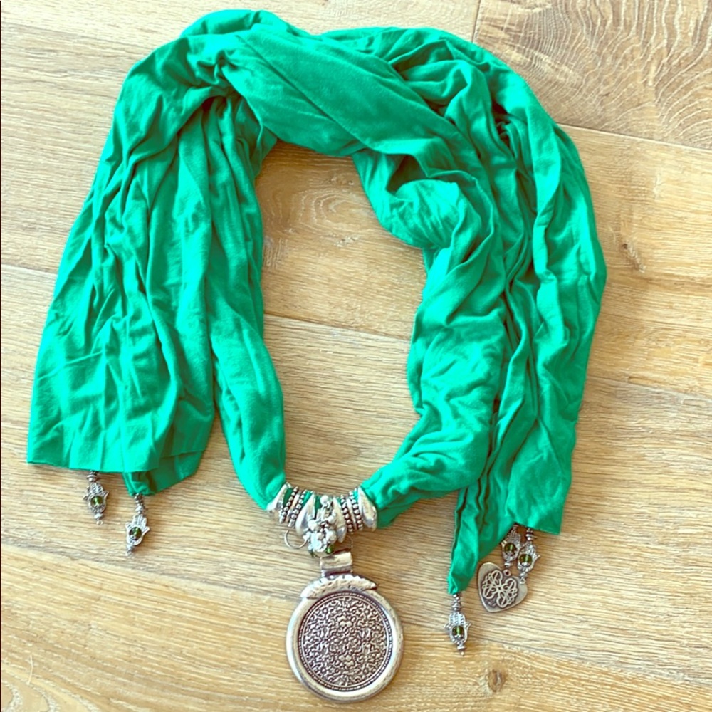 SCARF NECKLACE